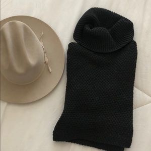 Cropped knit sweater